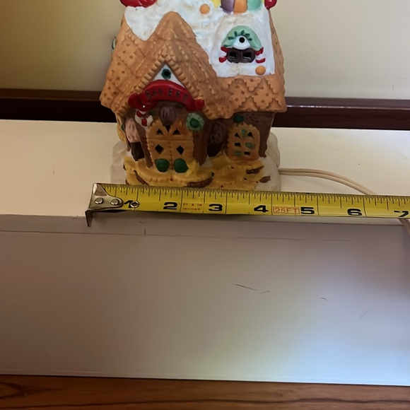 Candyland collectibles porcelain lighted bakery house - Picture 11 of 11